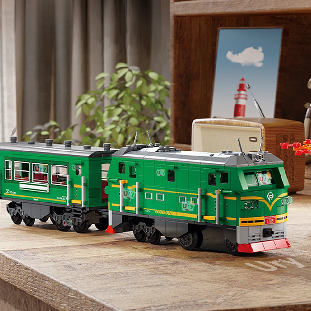 รถไฟไอน้ำสีเขียวสไตล์เรโทร ของ - Power Tools Lego บทวิจารณ์และราคา
